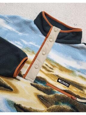 Columbia Graphic Fleece Pullover with Snap Buttons and Zip Pocket
